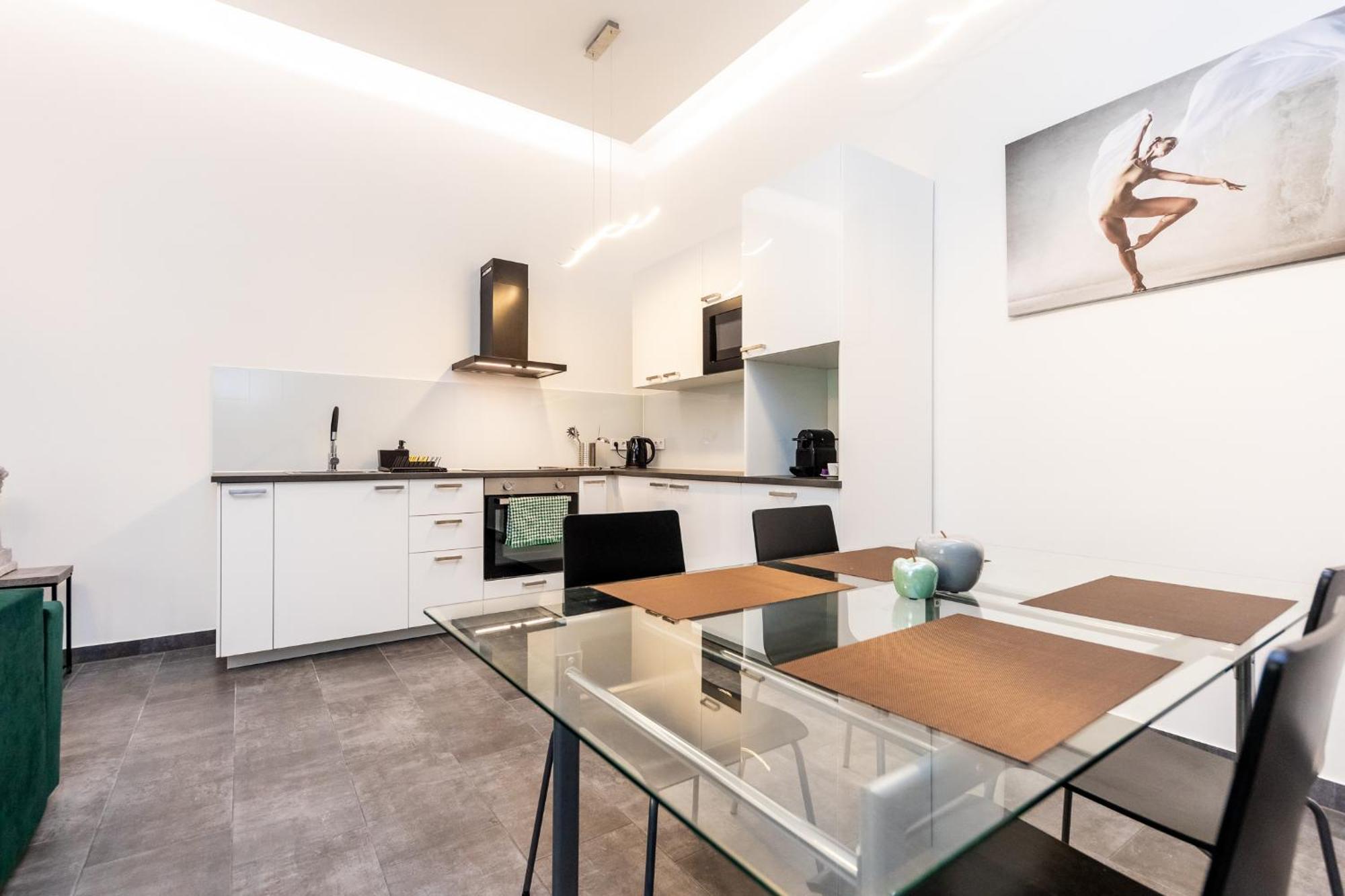 Lux Downtown Apartamento Budapeste Exterior foto